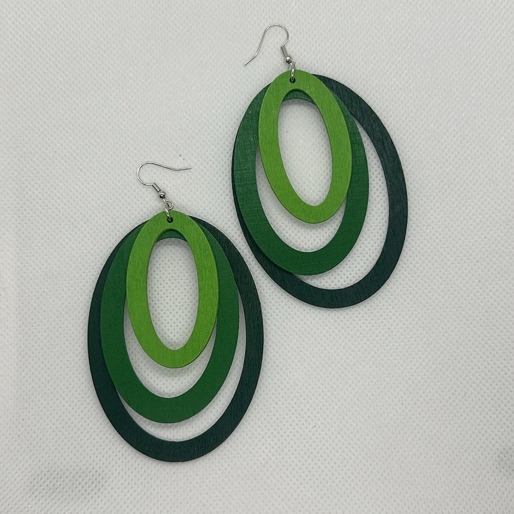 Minimalist style:Forest Green Wooden Earrings - Picture 5 of 11